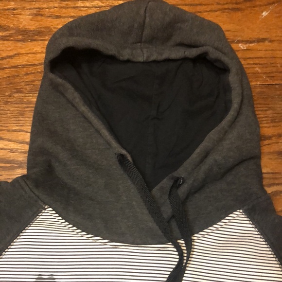 EUC Puma Warm Cell hoodie - Picture 5 of 9